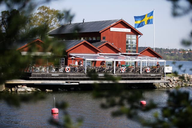 2022-08-30-fjaderholmarna